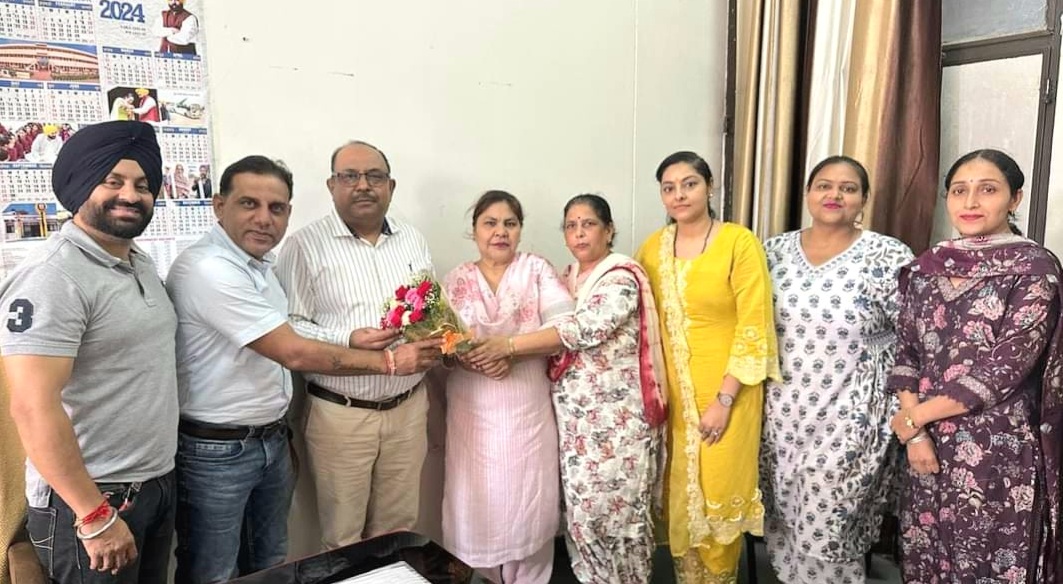 Ayurvedic and Unani Officer Dr. Pradeep Singh took over the charge